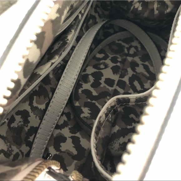 Guess handbag - Picture 3 of 3